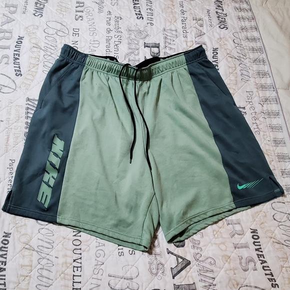 Bundle of Men's shorts - Picture 2 of 6